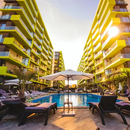 Azizi Luxury Family - Piscina Plaja Centru Alezzi Daire