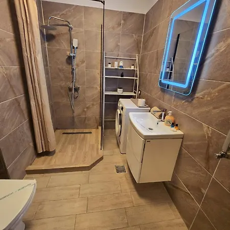 Azizi Luxury Family - Piscina Plaja Centru Alezzi Daire *